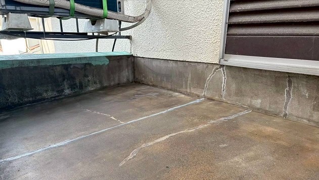 明石市　ベランダ防水　施工前